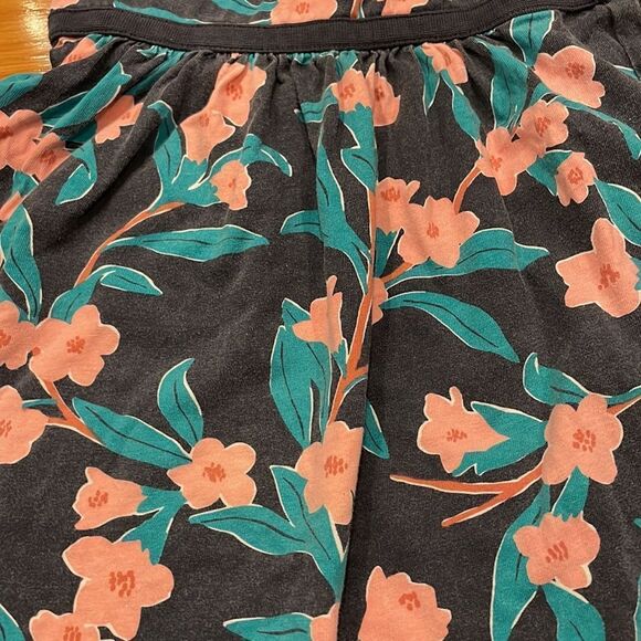 TEA COLLECTION 𝅺tea 3 girls dress some slight fading as pic good condition - Picture 4 of 6